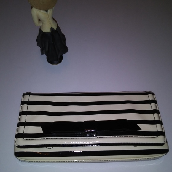 kate spade Handbags - Kate Spade Black & White Stripe Clutch Bag